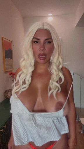 Curvy BBW MILF shows off her big ass in an amateur BBC scene