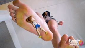 I dance with bare feet on your slave's face ( Giantess and Crushing Fetish with Miss Karey ) - 640p wmv