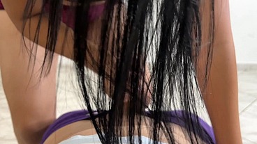 Mi Madrastra Mueve el Culo para mi - Caliente Madrastra Baila Twerk Para su Hijastro
