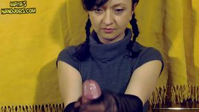 Handjob through pantyhose