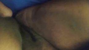 Bbw evang&eacute_lica da bunda grande geme gostoso no pau do cunhado enquanto o marido trabalha