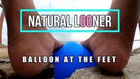 BALLOON AT THE FEET