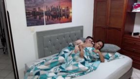 Hot 18-year-old seduces sugar daddy in homemade sex tape