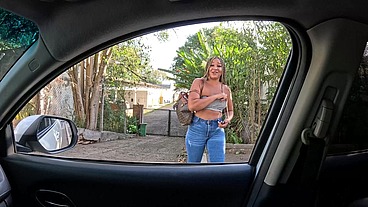 Encontrei a safada na rua e chamei pra meter o ferro