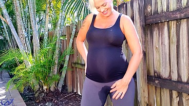 33 Weeks Pregnant Outdoor Pants Wetting