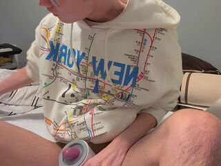TamTwinky tries out masturbator love machine
