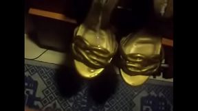 Cum on wife'_s sandals
