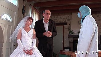 Old Bride, Ass&#x1F351; Fucked in Thrice with Husband - Thrilling Thrifty Video.