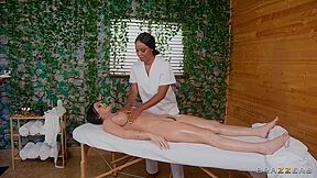 August Skye - Milf Spa: In Hd