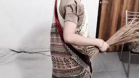 Bhabhi ko bur me land daal paani nikala