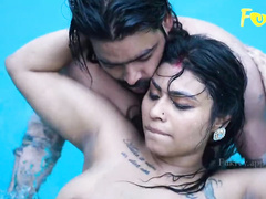 OUTDOOR THREESOME SEX IN SWIMING POOL
