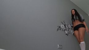 clenching my knees repeatedly 2cc