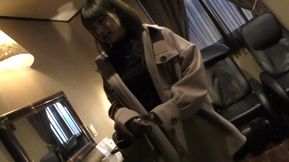 Lovey-dovey date with a college girl who looks like Yux Okada, the stepdaughter of the famous Okada!