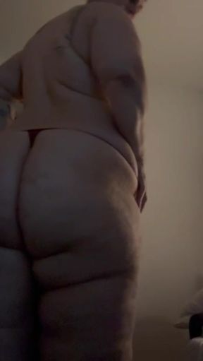 Hot Sexy Big Ass Mom Loves Draining Cock for cum.
