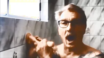 Steve Ryan Confesses His Gay Desires on Camera