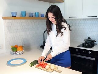 West Teaches Neighbour how to Make Salad but His Schlong gets Hard - Anal Sex