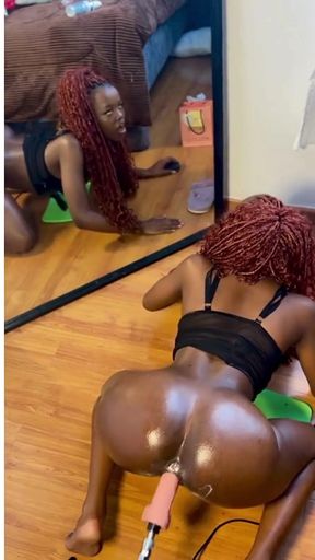 Fuck Machine Makes Me Orgasm and Squirt
