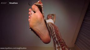 Giant Blonde 's PURE POV TRAMPLE POV!