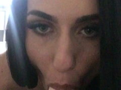 Masturbating solo babe loves her toys