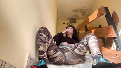 Tight leggings soaked as she squirts while smoking and masturbating