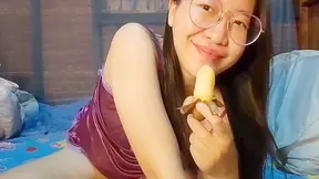Japanese Beauty's Sensual Banana Pleasure - Must-See Solo Act!