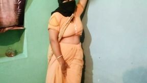 Sexy Saree Blowjobs by Desi Hotties