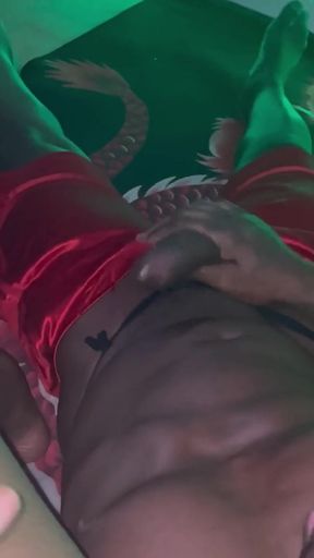 King Bussin a Hard Nut on Queens Toes