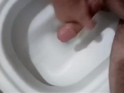 Sborrata nel cesso pubblico durante la pausa !!!