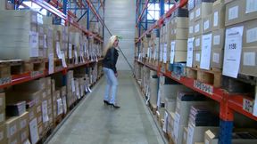 Hot babes love blowjob and cumshot - DVD