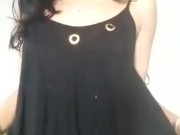 Valentina colombiana se desnuda y masturba frente a camara