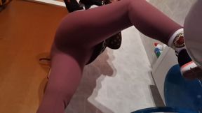 Sexy yoga pants toilet fetish avi