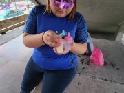 Siéntate en mi cara, cómeme el culo, haz una paleta helada con el semen y cómetelo en el metro