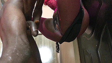 Freaky pornstar moans loudly while getting fucked hardcore on sex swing got her squirting all over his huge bbc