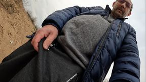 Мастурбация у речки