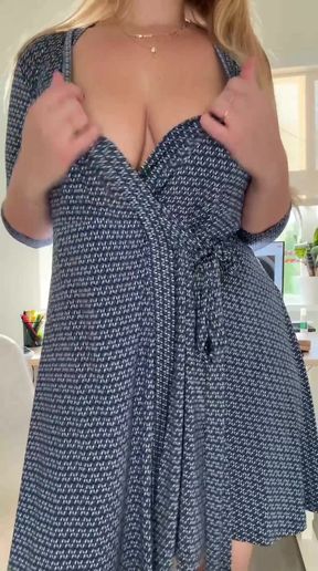 Amateur with big tits shows off her round ass