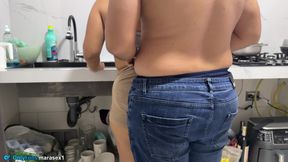 Mature Stepmom of Grnan Ass Very Horny in the Kitchen