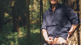 Handsome man Noel Dero decided to masturbate in the woods because he really wanted to fuck