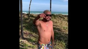 O gostoso do Jerry Smith esbanjando sua sensualidade e sua masculinidade.