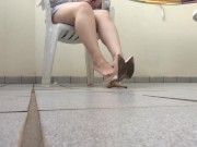 @tici_feet ig tici_feet tici feet showing feet & dangling heel