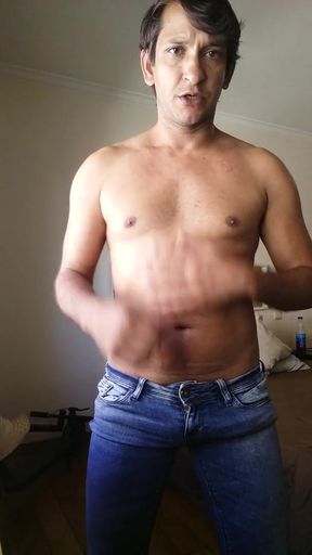 I went to the street with tight pants and it was very horny