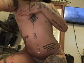 (FULL FRONTAL) naked and shaking ass for you❤️