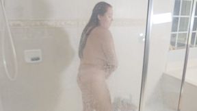 Walking In On Your Friend's stepMom in the Shower Leads to Sex