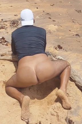 Ladysilva My Sexy Ass on the Beach