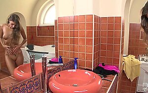Melena maria - in i'll wash while you watch