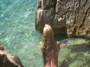 929 Lili Blonde and Sexy Woman Make Striptease in Ocean