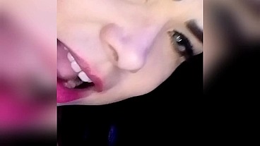 Vídeo Chamada especial para fã. Soraya Carioca realizando vídeos personalizados por encomenda através do whatsapp.