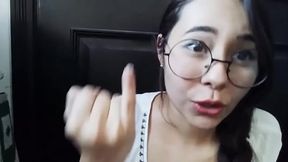 Ex testiga de jehov&aacute_ confiesa su gusto por el sexo oral y anal. Siganla en youtube se llama Miriam Lyons