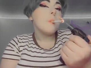 Flashing U Whilst I Smoke