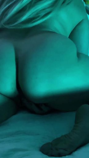 Oil Tits Ass and Pussy Play - 4k