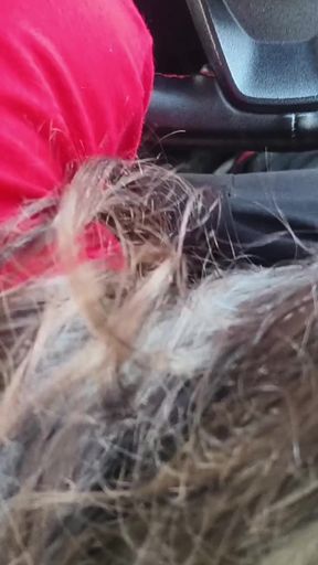 Girlfriend giving blowjob to her boyfriend in car sex in public   Clip 1